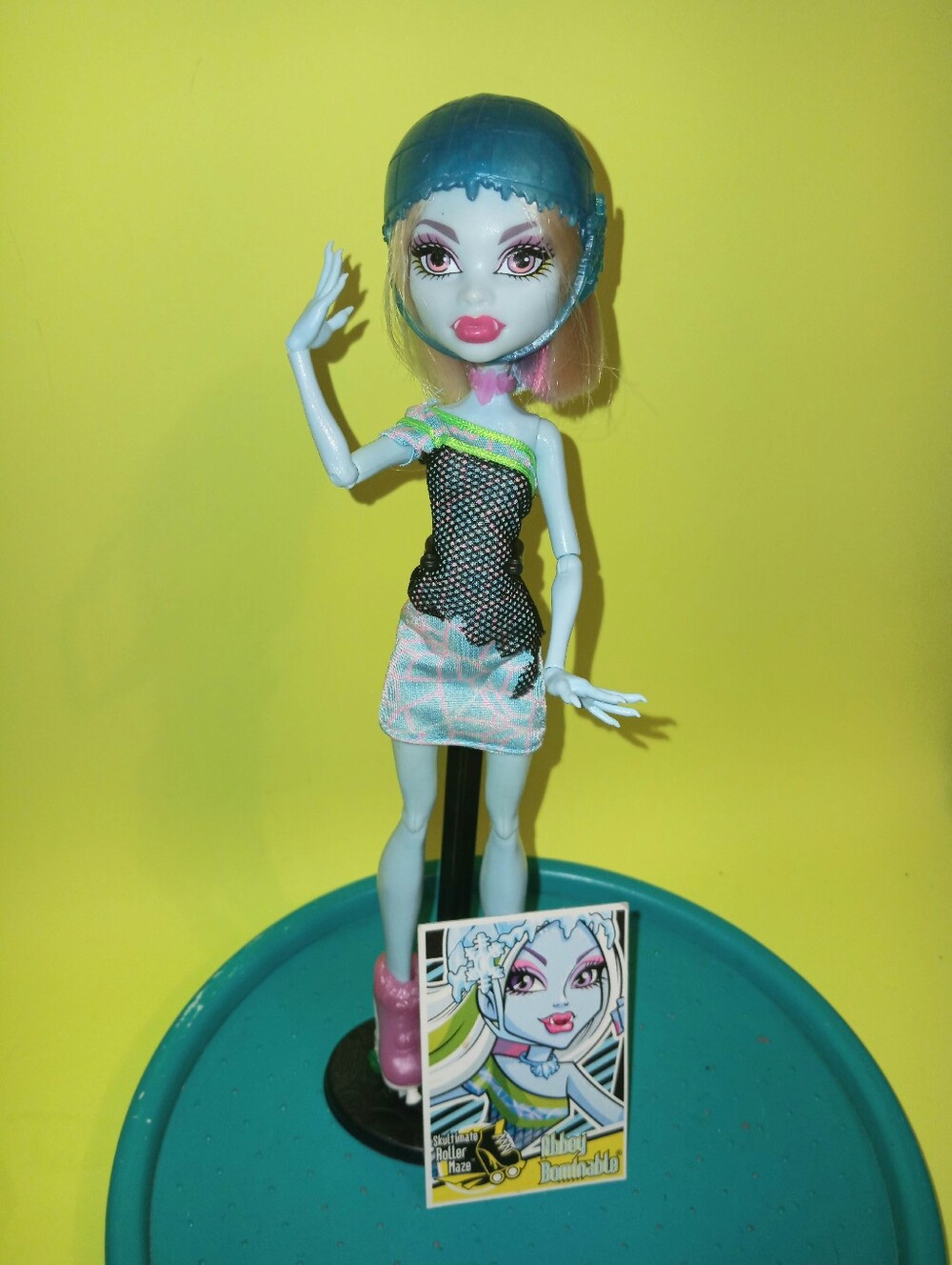 Monster High Abbey Bominable Doll Skulltimate rollermaze